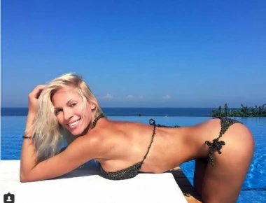 Η Ασημίνα Ιγγλέζου κάνει το καλοκαίρι ακόμη πιο... καυτό - Ποζάρει ολόγυμνη στο Instagram! (φωτό)